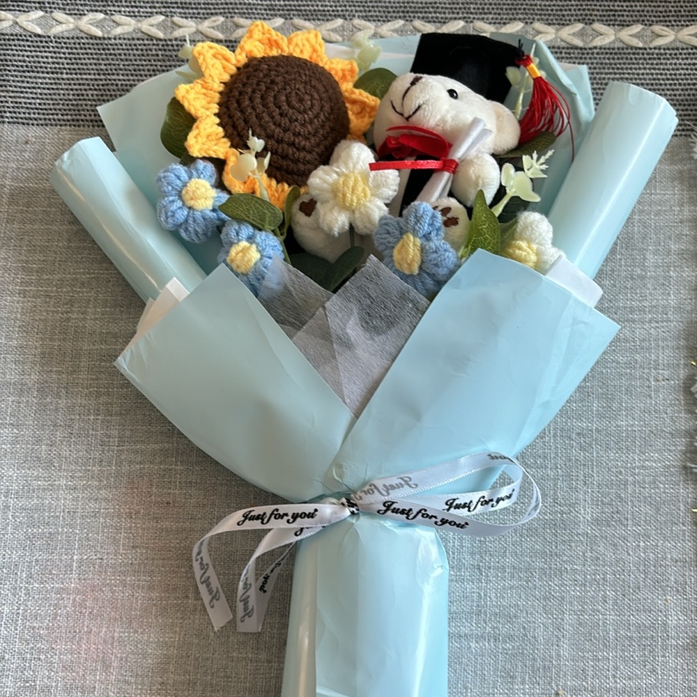 Graduation bouquet - Picture 2 of 4